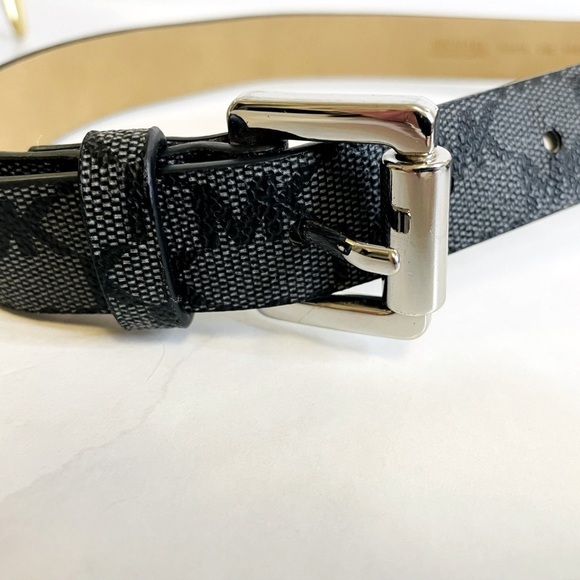 MICHAEL KORS Crossbody Fanny Pack Leather NWOT - Picture 5 of 7